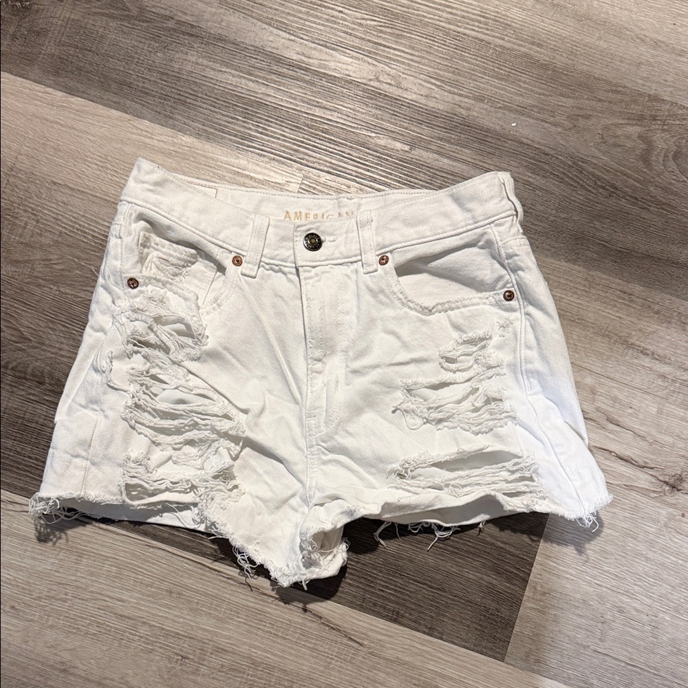 American Eagle Outfitters Women's White Distressed Jean Shorts size 8 high rise